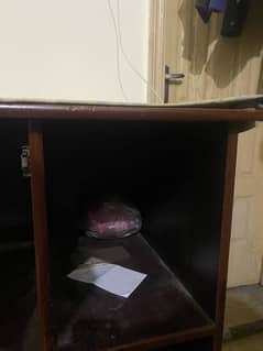 computer table condition 10 by 9