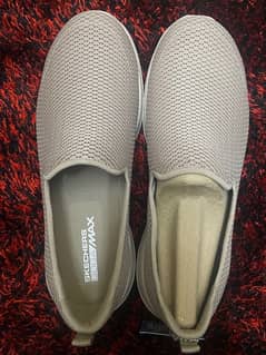 Original Women Brand New Skechers GOwalk Joy Shoes - Size 6 - Taupe