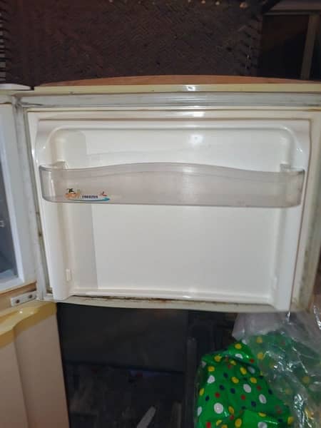 PEL Fridge for sale 2 door 5