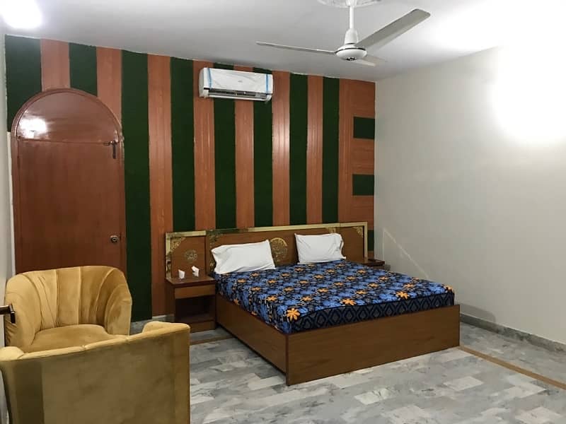 ROOM AVAILABLE SECURE GUEST ROOM GULSHAN JAUHOR 1