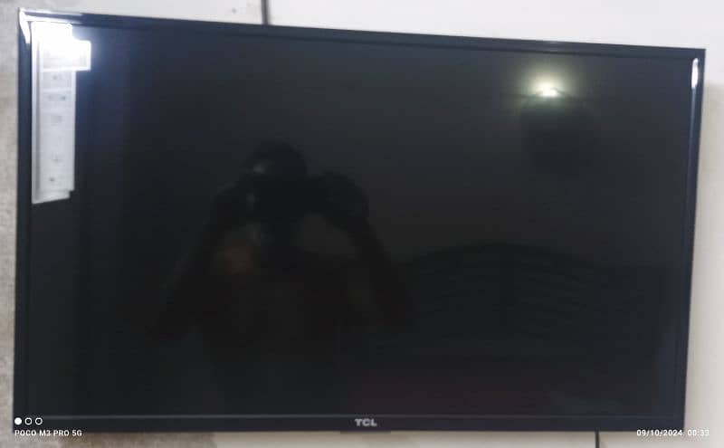 TCL 32 inches LED 4