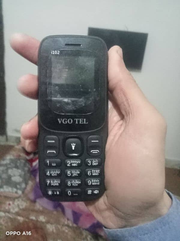 10 by 10 condition hai vivo tel ka mobile hai 8