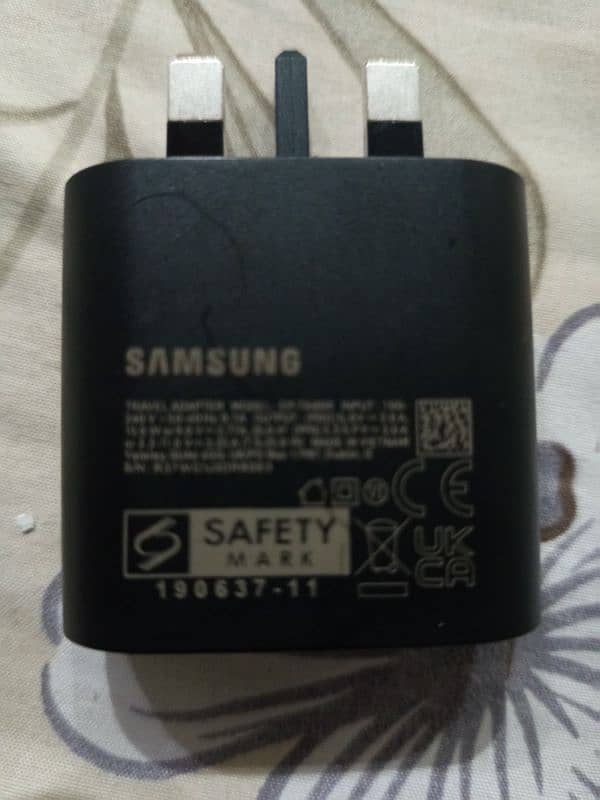 Samsung 25w super fast adapter 4