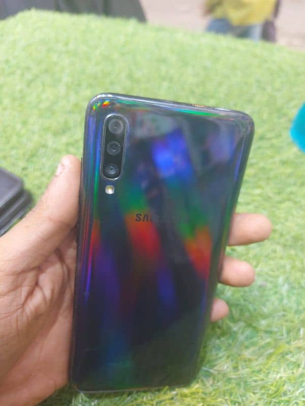 Samsung galaxy A70 0