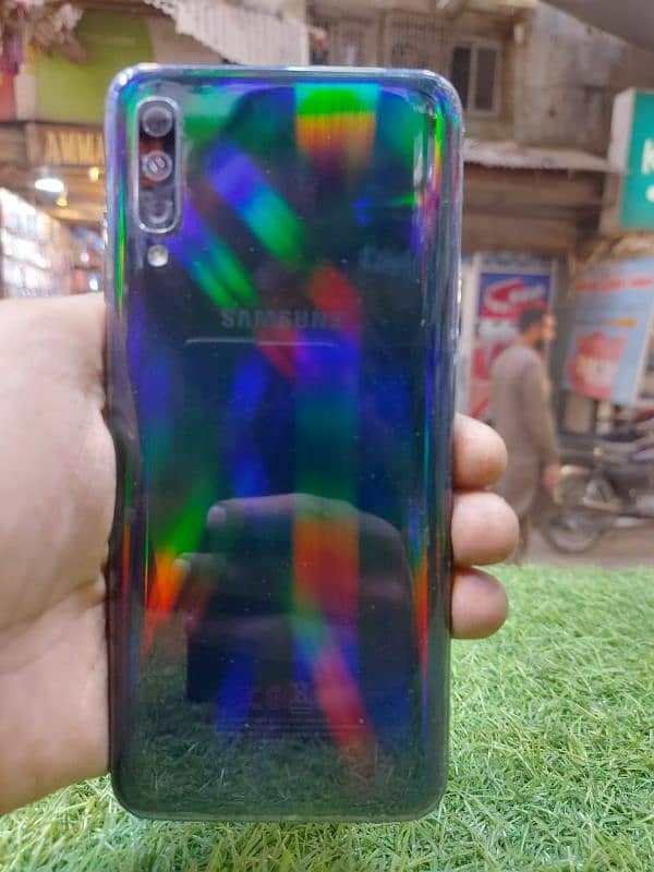 Samsung galaxy A70 1