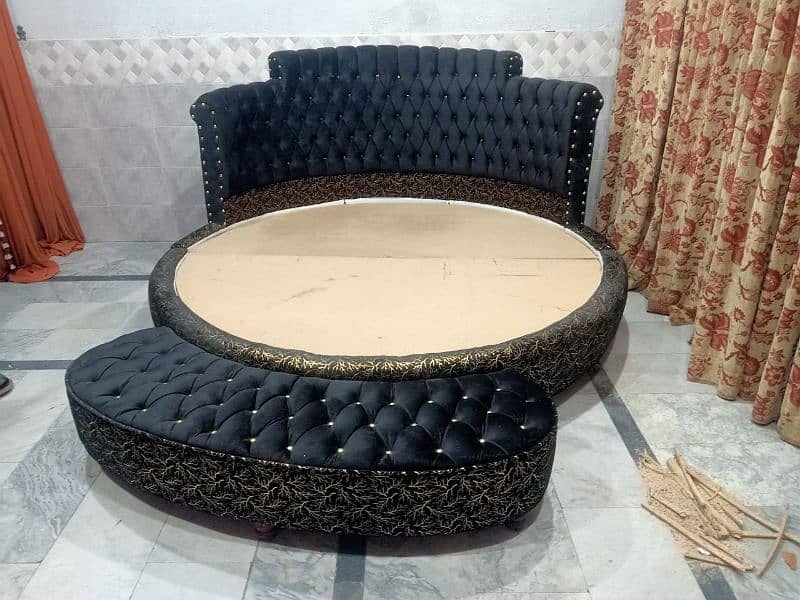 Ye bed with stood  circle design ma hamari khud ki bani hai 1