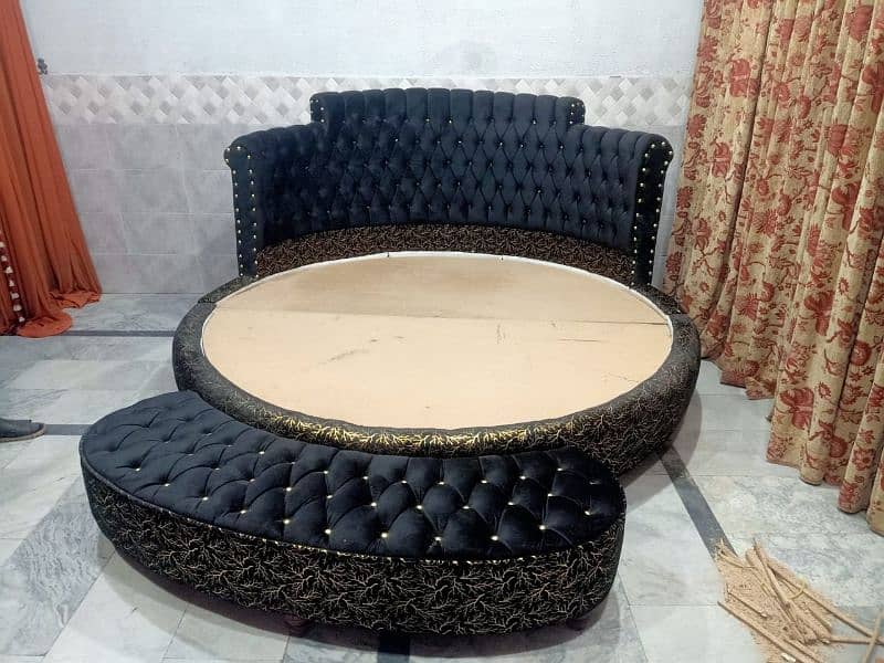 Ye bed with stood  circle design ma hamari khud ki bani hai 2