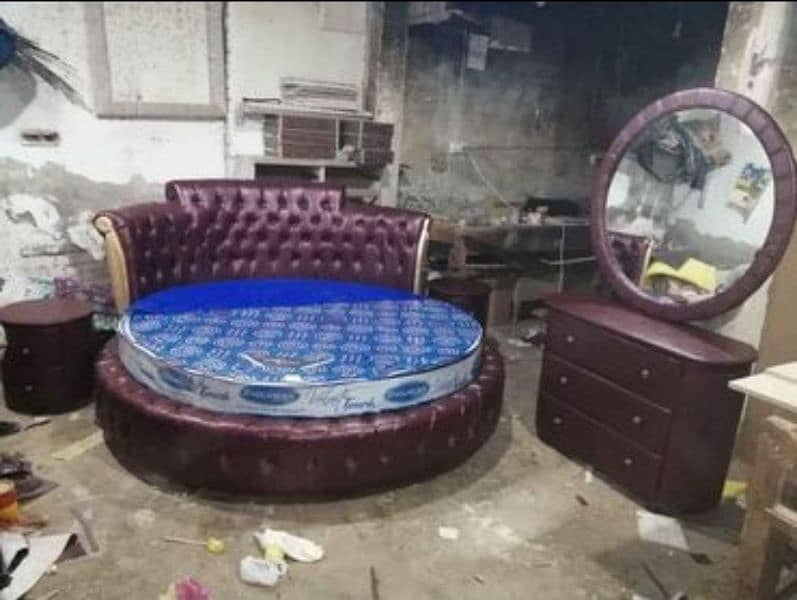 Ye bed with stood  circle design ma hamari khud ki bani hai 4