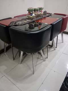 dinning table with 6 chairs