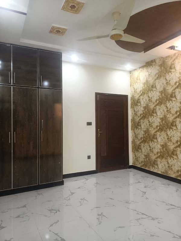 5 Marla double storey House for rent Khan village Road Multan 4