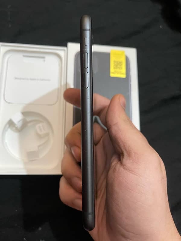 Iphone 11 128GB PTA Approved 1