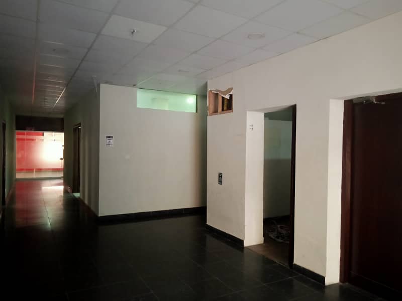 CANTT,COMMERCIAL BUILDING FOR RENT GULBERG MODEL TOWN GARDEN TOWN SHADMAN GOR UPPER MALL LAHORE 4