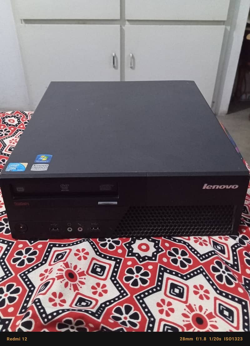 Lenovo desktop computer core2duo 2