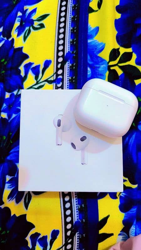 Apple Airpods 3rd Generation 10/10 condition 3