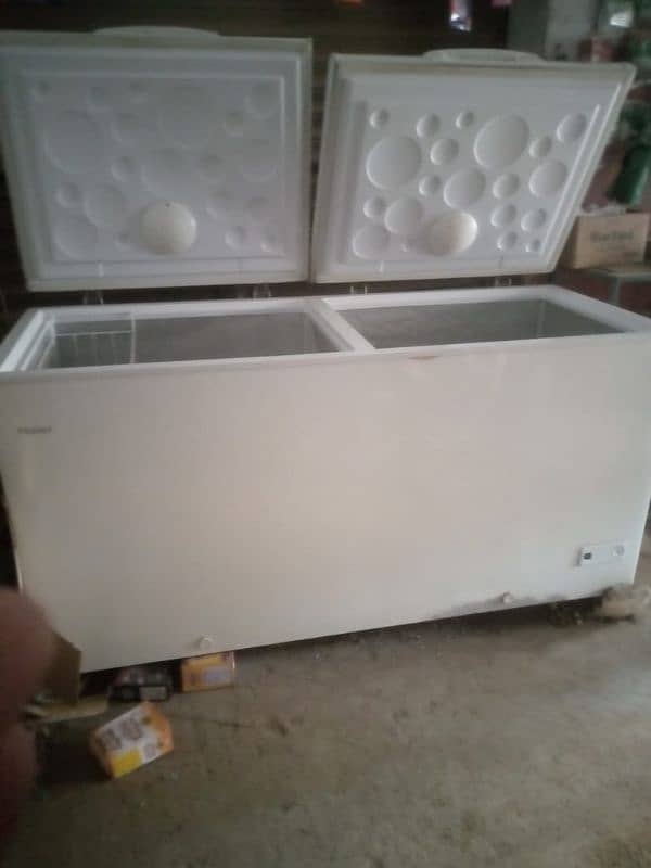 freezer in good condition ! 1