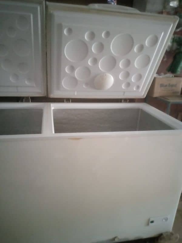 freezer in good condition ! 2