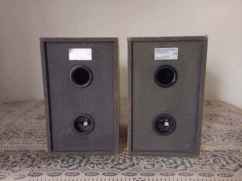 Sony branded speakers woofer without amplifier. 3