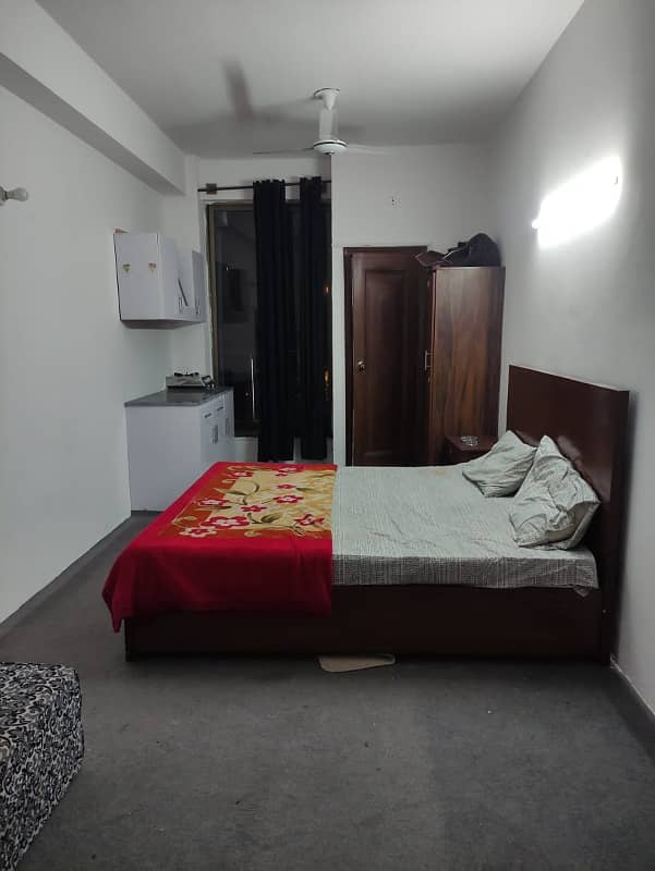 Perday and weekly basis studio flat available on rent 0