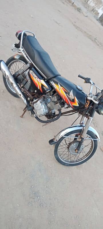 Honda 125 Karachi number first owner 0312/24/92/688 3