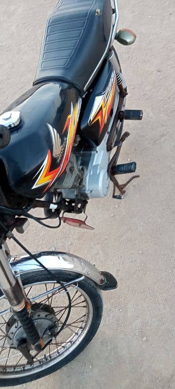 Honda 125 Karachi number first owner 0333/85/72/395 1