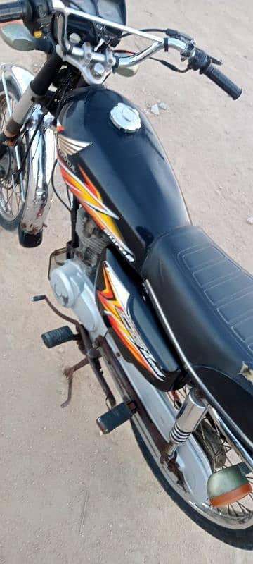 Honda 125 Karachi number first owner 0333/85/72/395 6