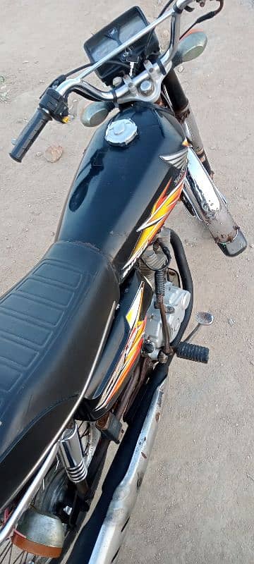 Honda 125 Karachi number first owner 0333/85/72/395 7