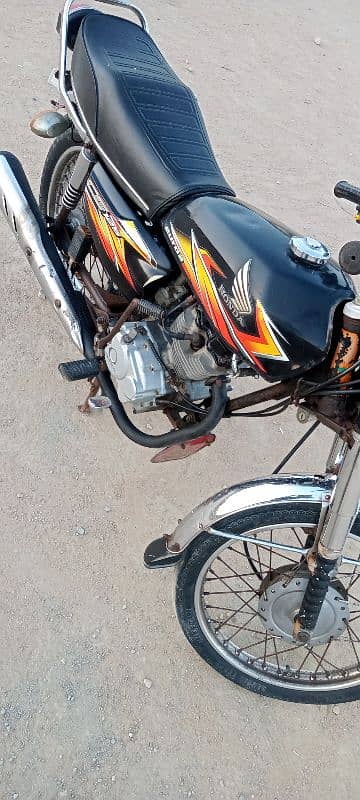 Honda 125 Karachi number first owner 0333/85/72/395 8