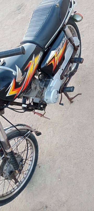 Honda 125 Karachi number first owner 0333/85/72/395 13