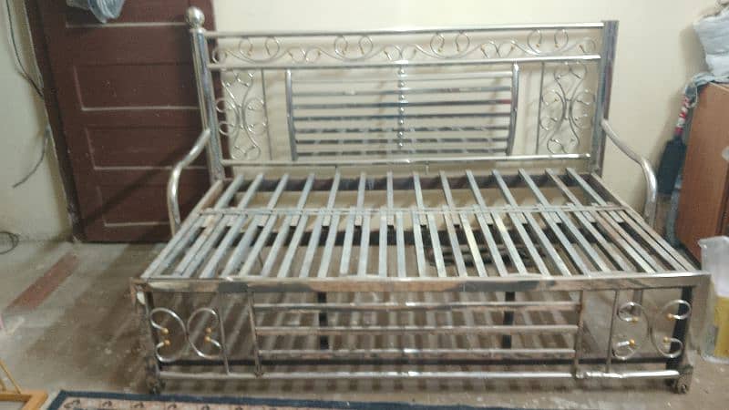 fully steel   three sitters sofa come bed slightly used 0