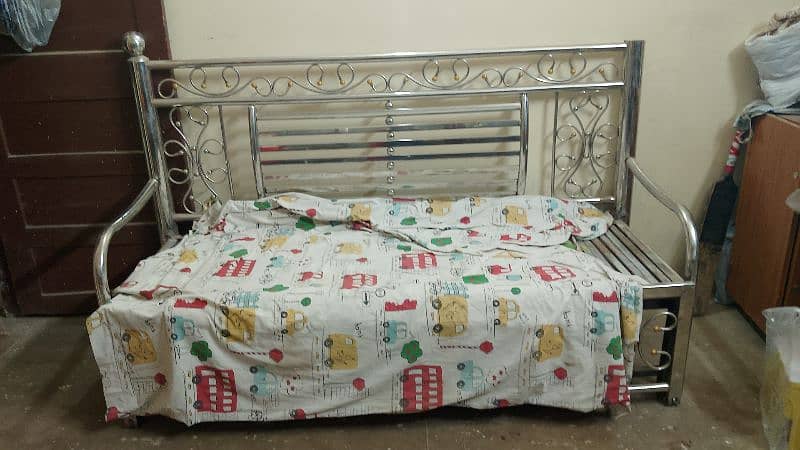 fully steel   three sitters sofa come bed slightly used 1