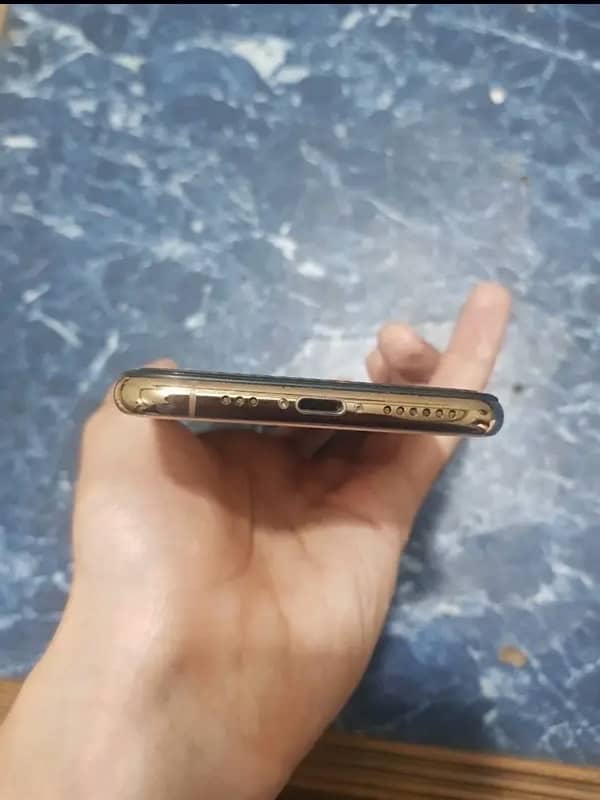 IPhone XS LLA Model | 92 health | Non PTA (not jv) | 10by10 condition 5