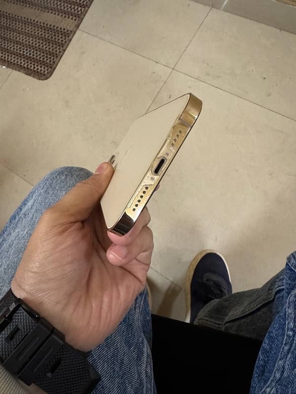 i phone 12 pro max Pta Golden Colour 128 Gb Complete Box 3