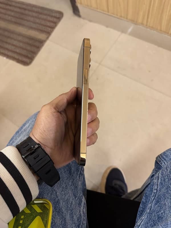 i phone 12 pro max Pta Golden Colour 128 Gb Complete Box 4