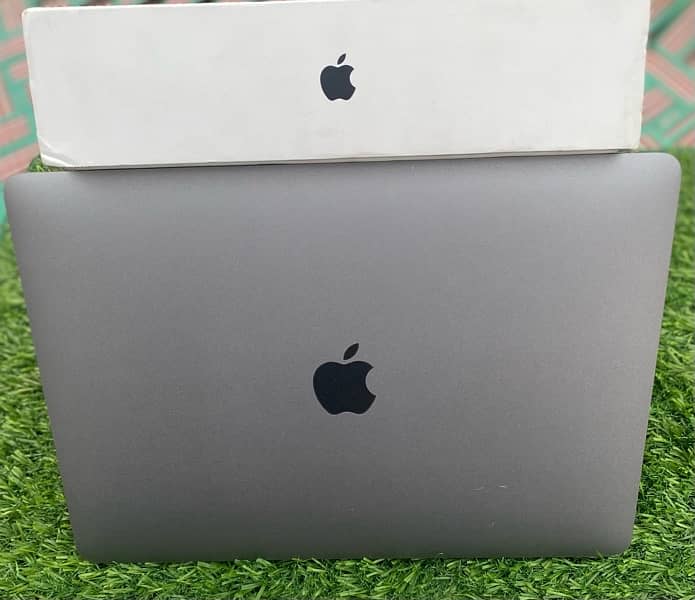 APPLE MACKBOOK PRO 2017 /256GB/13.3 inch/ For Urgent sale 7