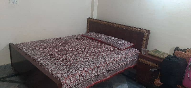 bed set with one side table 1