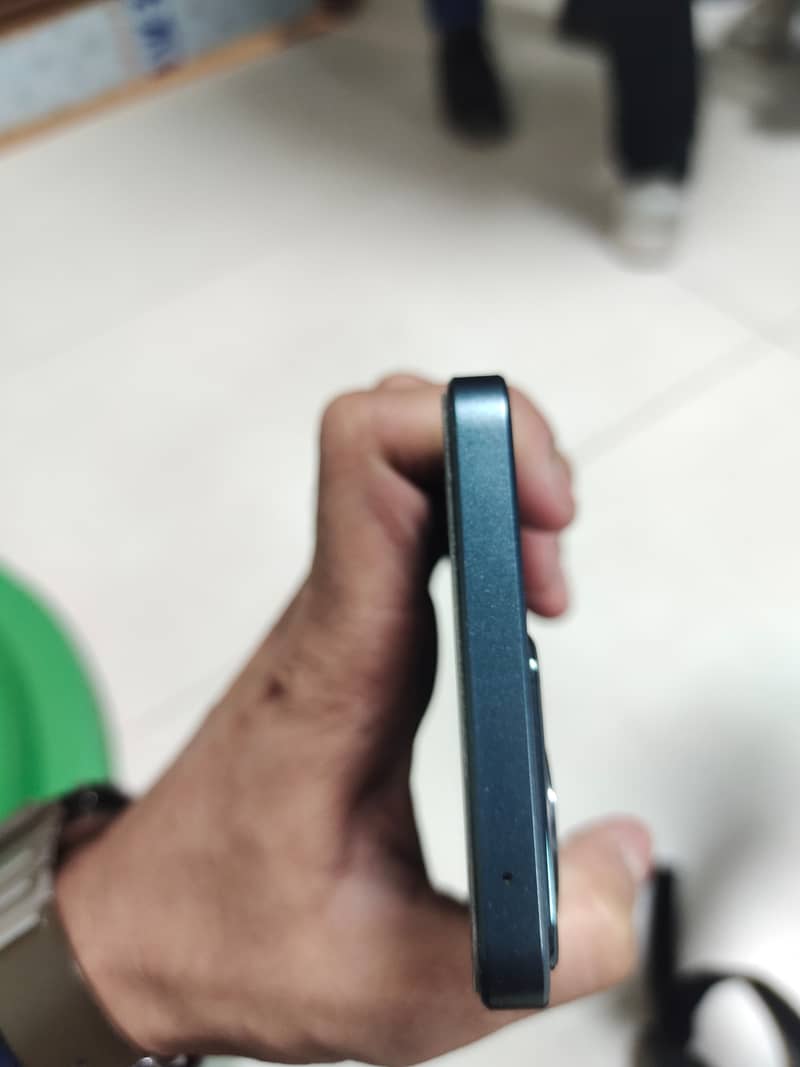 Oppo reno 11f (Full box) 3