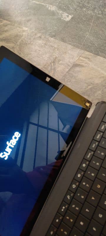 Surface pro 3 (i5-4th gen) Minor Crack Tablet or Laptop 15