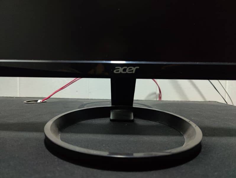 Acer LCD /Borderless Moniter 22" 1