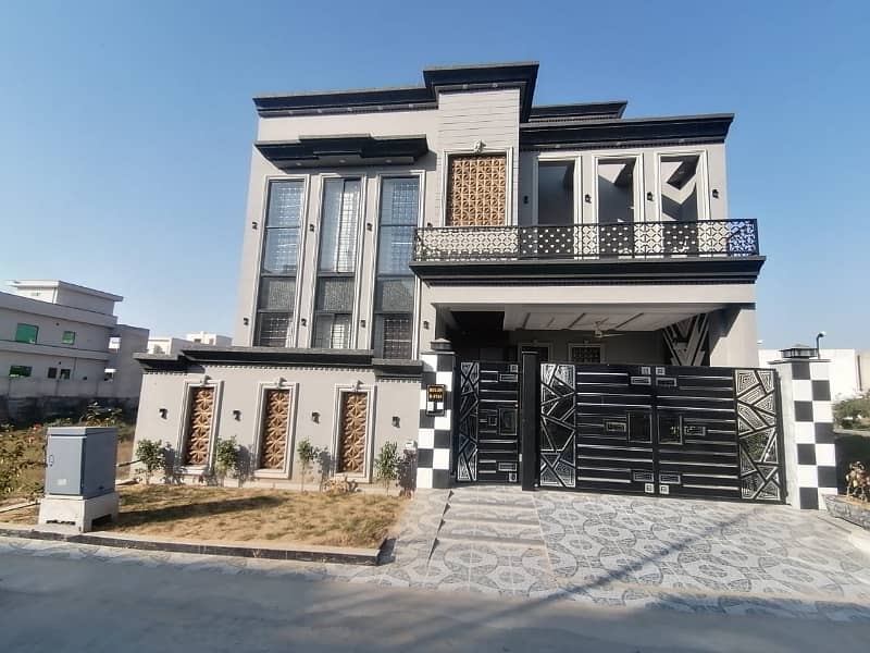 Get Your Dream Prime Location House In DC Colony - Bolan Block Gujranwala 0