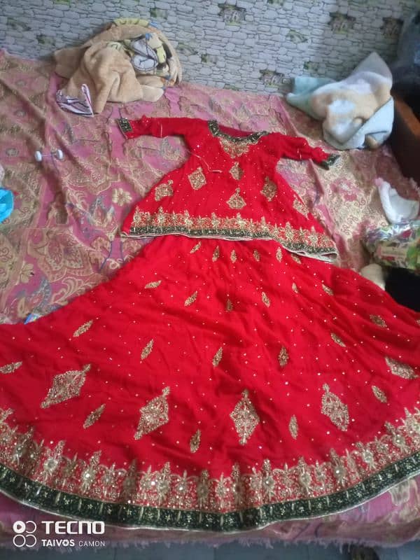 beautiful red lehnga for bridal same like new with box packing 3