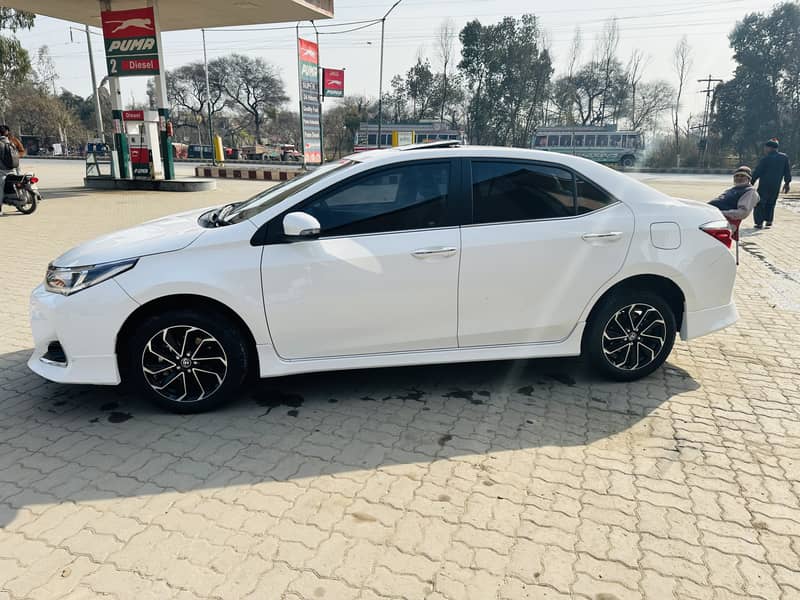 Toyota Corolla Altis 2024 Grande 4