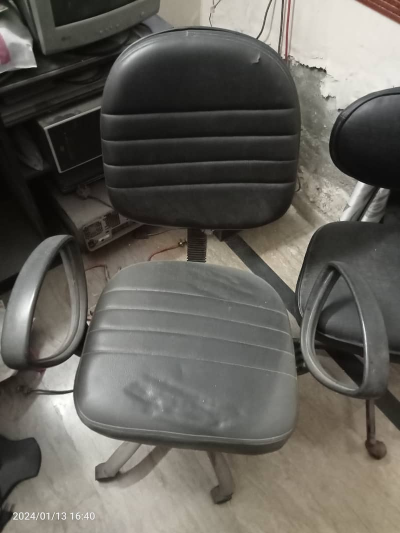 Office Chairs urgent sale 3