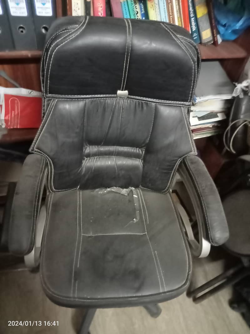 Office Chairs urgent sale 6