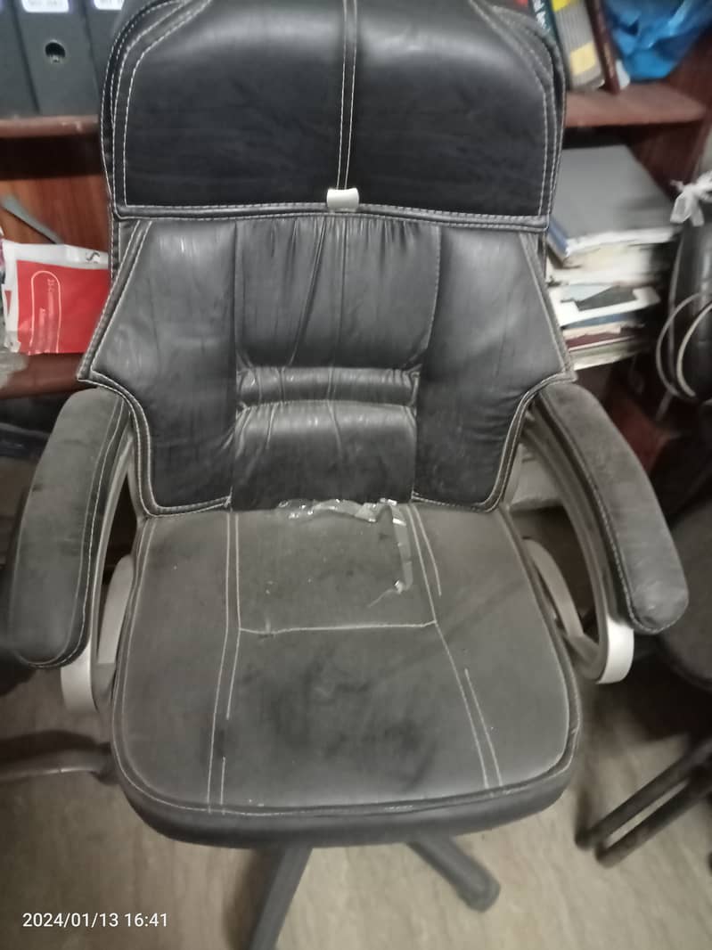 Office Chairs urgent sale 7