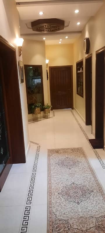 10 Marla Beautiful Hot Location House For Rent 6