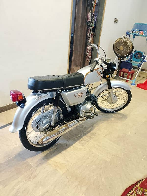 HONDA CD 70 point original made in Japan nut to nut genion seald engin 3