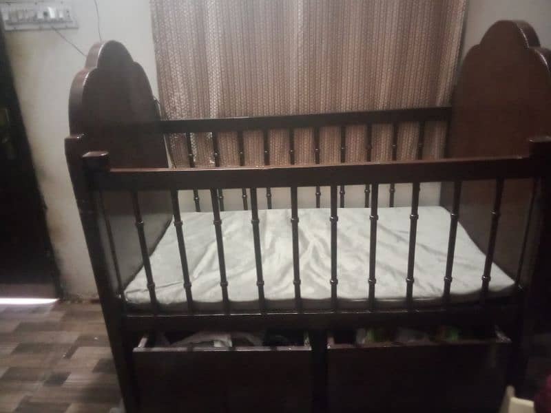 baby cot 1