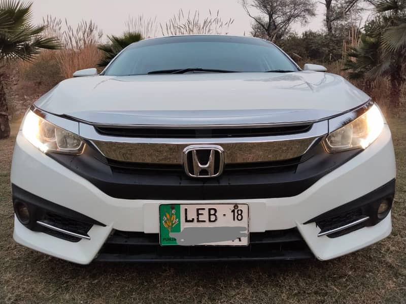 Honda Civic Oriel 1.8 i-VTEC CVT 2018 Genuine ( Low Mileage) 1