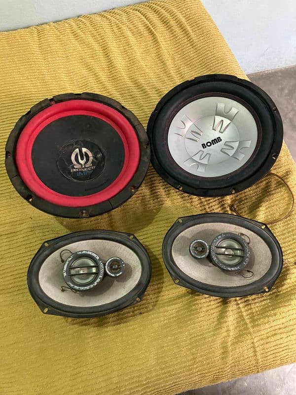 kenwood orignel speakers set 2 woofers contct no 03.13. 02.73. 17.9. 1