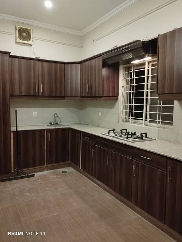 1 Kanal Slightly Used House For Sale Next To DHA Phase 4 & 5 9